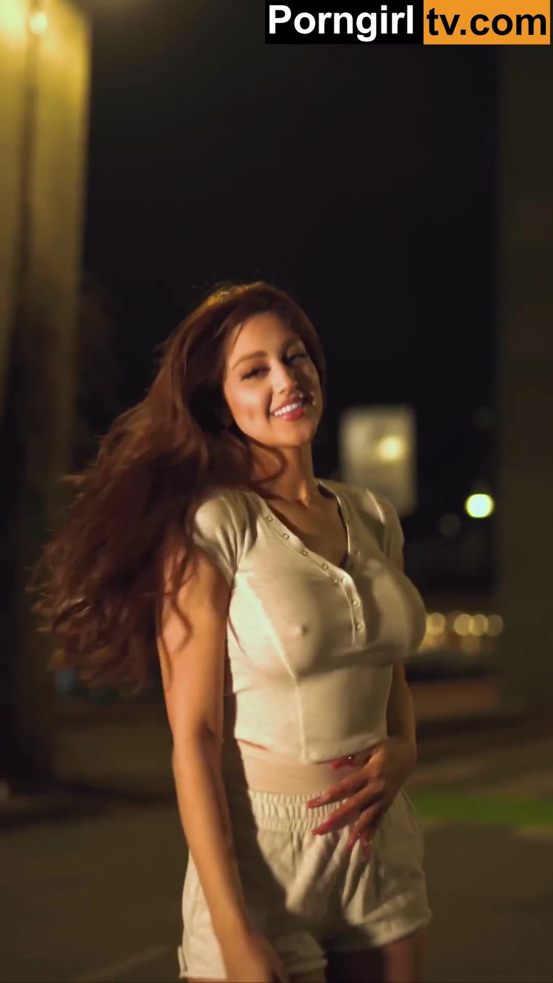 Diva Flawless shows off her big breasts and beautiful nipples!!!