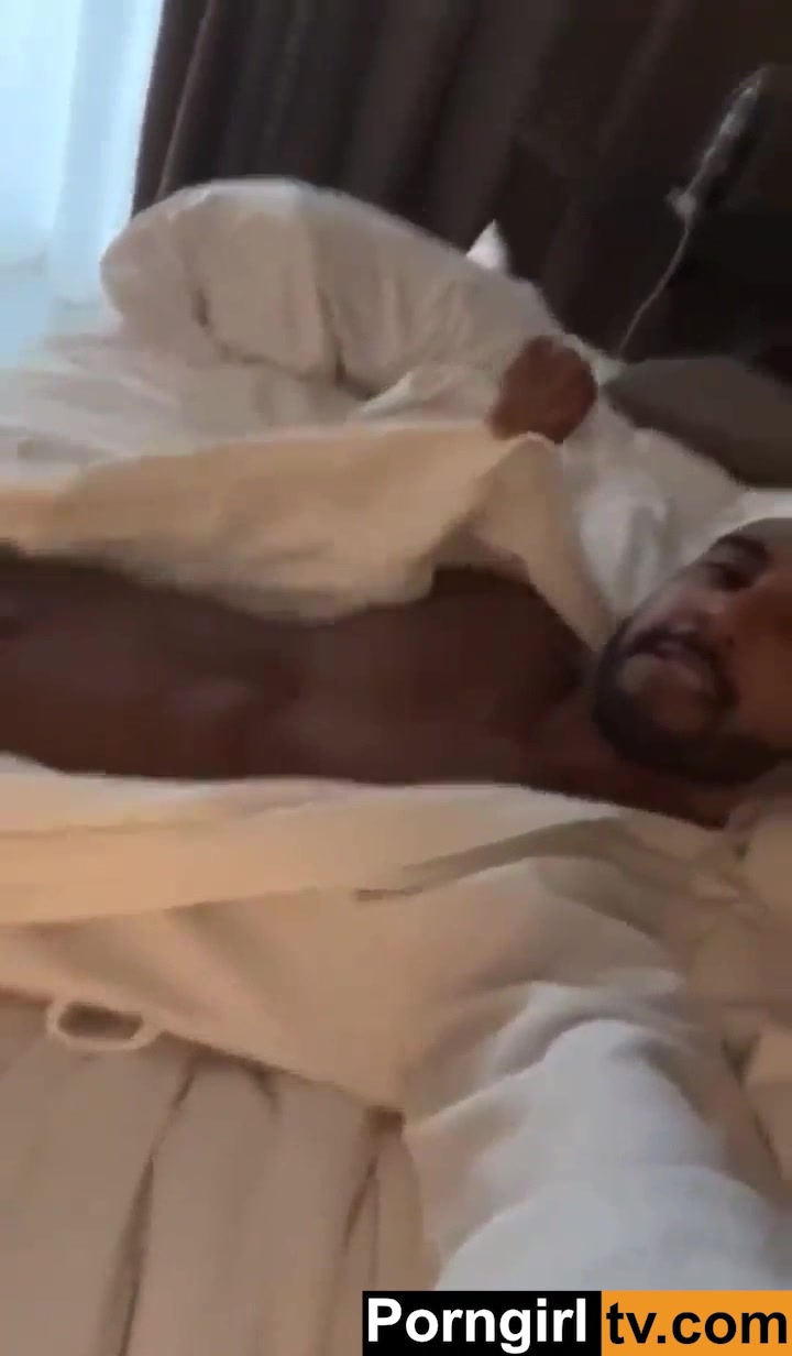 Kendall Love Island leaked nude video shows off her big cock!!!