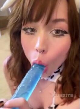 Toothlessteddie / Ikunzite leaked nude masturbating with dildo!!!