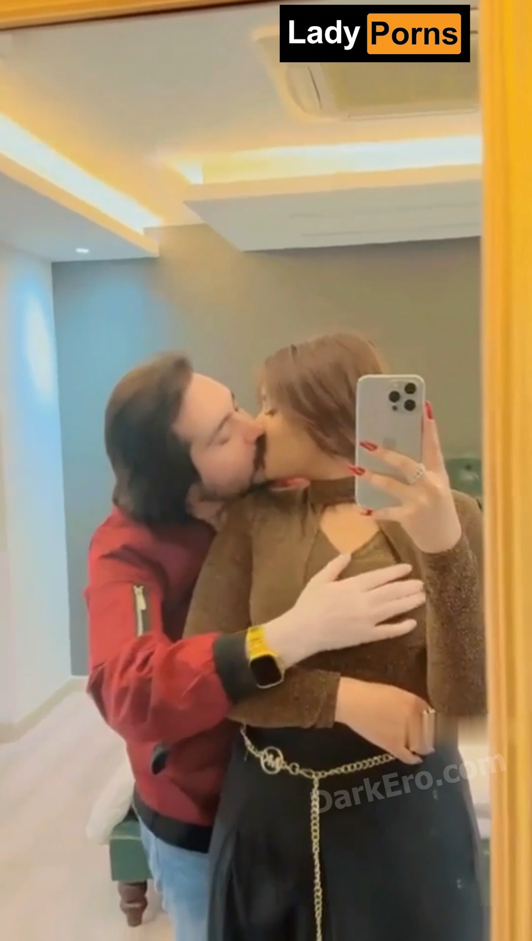 Hot TikToker Minahil Malik’s full sex tape is going viral!!!