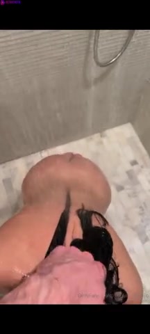Camilla Araujo Onlyfans has sex with boyfriend in bathroom!!!