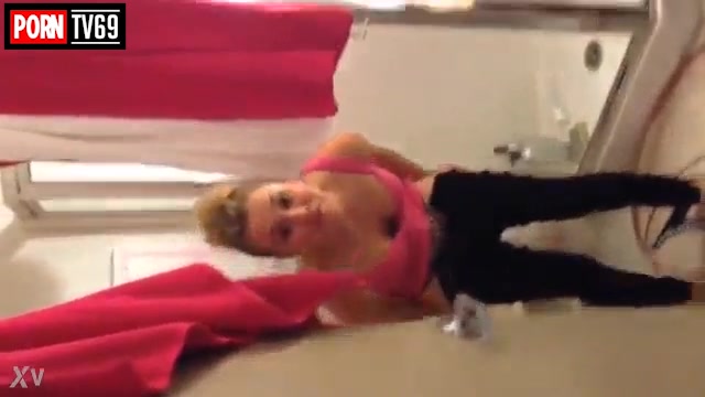 Kaley Cuoco nude video showing off her pussy!!!