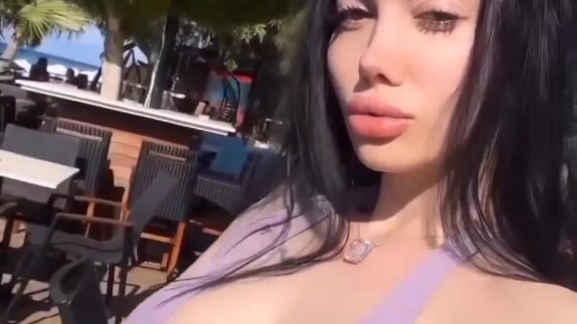 Türk Ifşa new video showing off her huge breasts is hot viral!!!