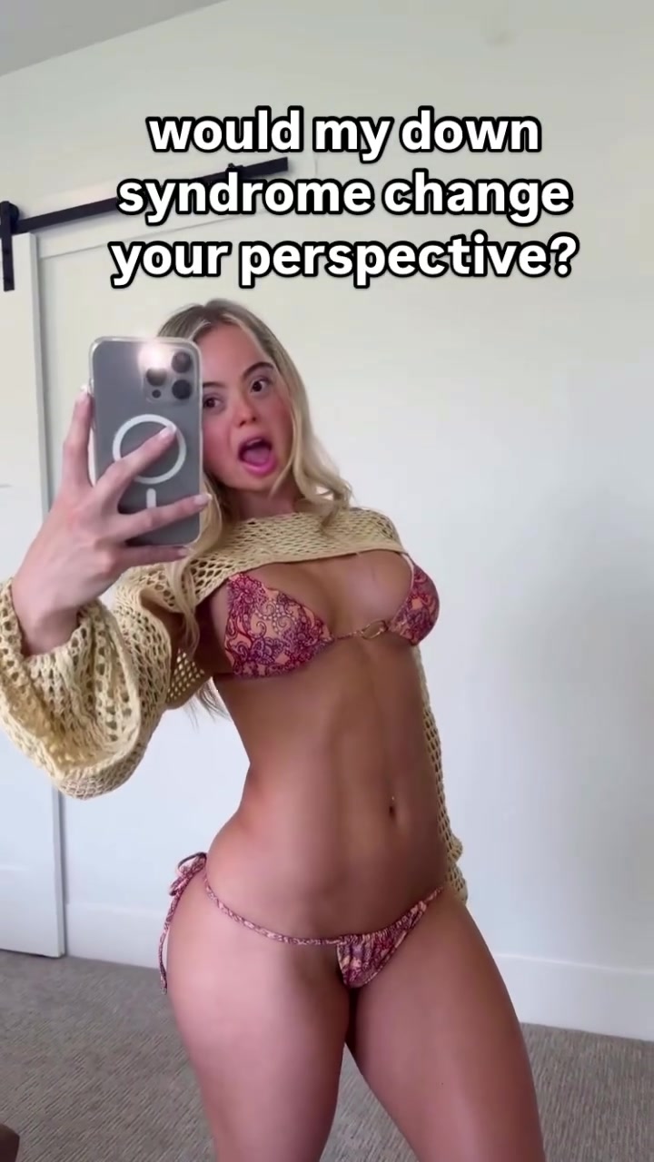 Jennysospeciall / Truly_specialgirl nude video is so hot!!!