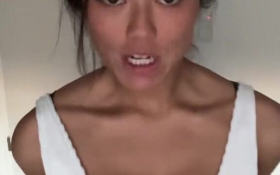 Cute.babysitter Onlyfans Nude showing off her huge breasts!!!