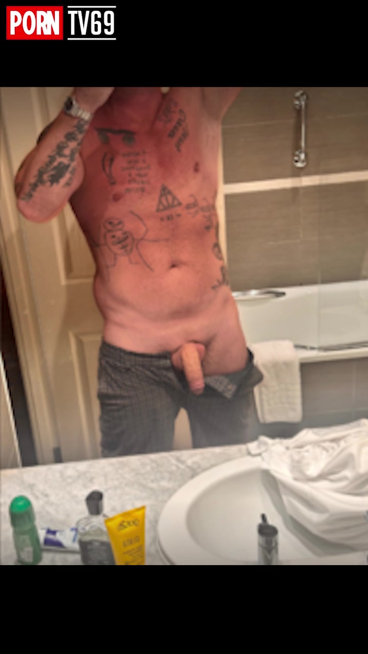 Right Guys Reviews Onlyfans nude showing big dick!!!