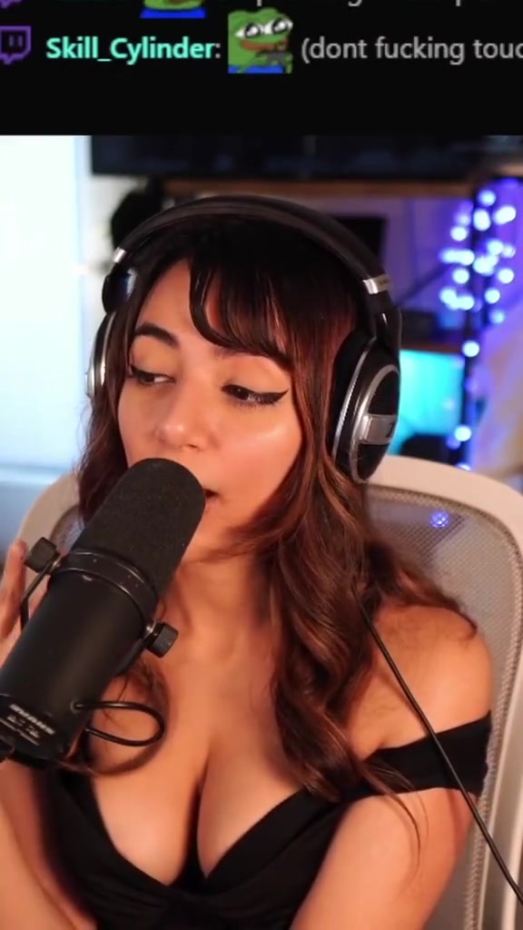 Denims Onlyfans Showing Off Her Big Boobs On Live Stream